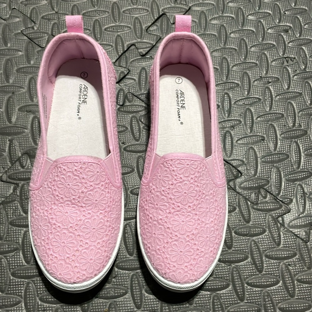 Ardene Slides